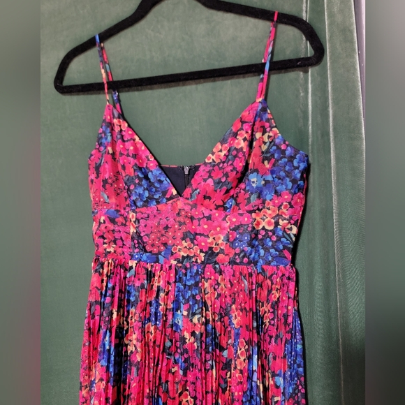 Lulus Sincerely Gorgeous Black Multi Floral Pleated Midi Dress - Picture 4 of 8